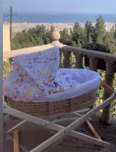 beşiyler: Oğlan və qız üçün, Dördbucaq, Beşik, Dəst ilə, Matrassız, Yellənmə mexanizmsiz — 1