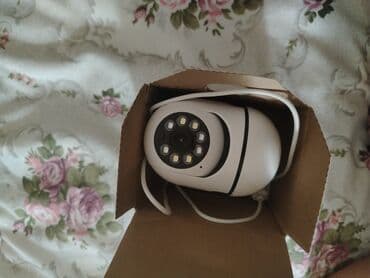 insta 360 qiymeti: Ağ rəngli, fırlanan korpuslu təhlükəsizlik kamerası. Led işiq, gecə — 8