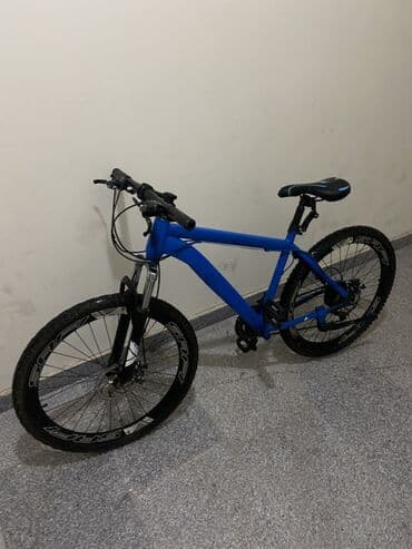 26 liq velosiped: Dağ velosipedi – mavi rəng, 26 Saft Xüsusiyyətlər: Hec bir problemi — 1