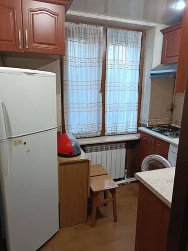 bina az musfiq qesebesi kohne tikili: Yasamal rayonu. Elmlər Akademiyasi metro stansiyası yaxınlığında. 5 — 6