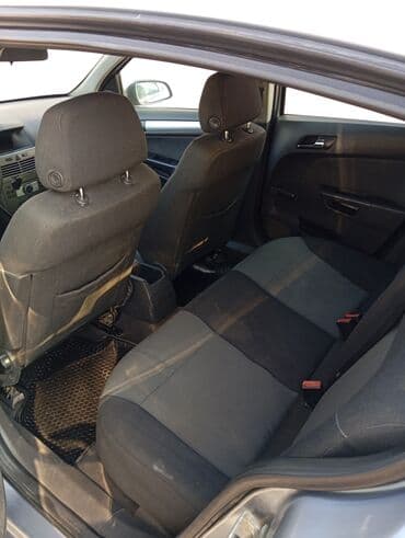 avtomat sürət qutusu: Opel Astra H hatchback - Kuzov: 5 qapılı hatchback, gümüşü rəng - — 6