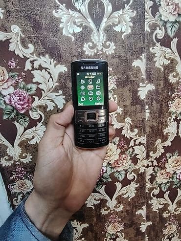 Nokia 8000 4G, 512 GB, rəng - Qara, Düyməli lalafo.az -da Nokia 8000 4G, 512 GB, rəng - Qara, Düyməli