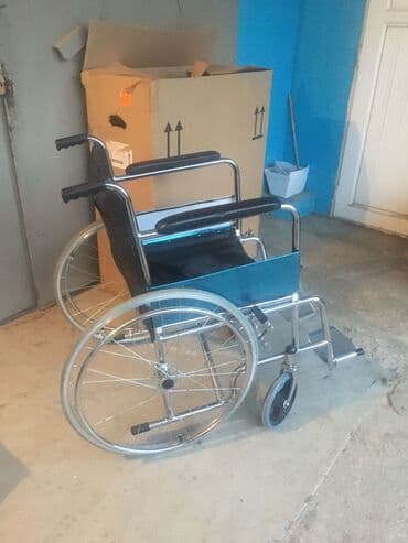 Yüngül metal karkaslı manual əlil arabası - Geniş və rahat oturacaq