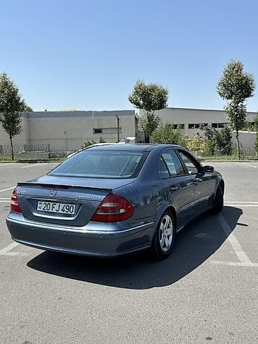 moto elektrik: Mercedes-Benz E 200: 2 l | 2004 il Sedan — 4
