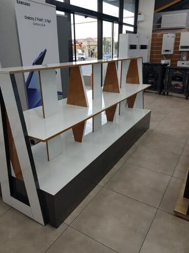 Biznes üçün program təminatı: Mağaza vitrin rəfi – ikitərəfli, dizayner üslubunda - Tip — 2