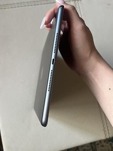 mini digital kamera: İşlənmiş Apple iPad 7 (2019), 10,2", 64 GB, Ünvandan götürmə — 6