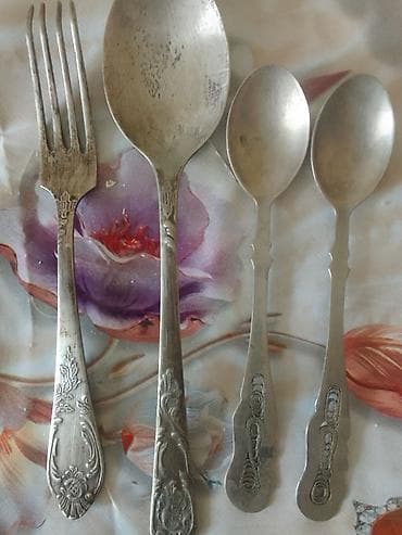 sekilleri cekmek: Məişət süfrə ləvazimatları dəsti Tərkib: - 1 ədəd stol qaşığı – — 4