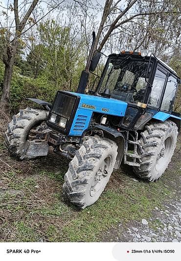 disko işıq: Belarus 1025.2 traktor - Model: BELARUS 1025.2 - Tip: 4x4 təkərli — 4