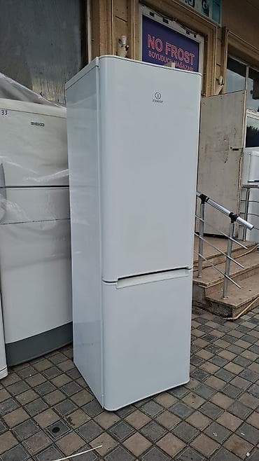 emersun soyuducu: 2 qapılı Indesit Soyuducu Satılır, rəng - Ağ — 1