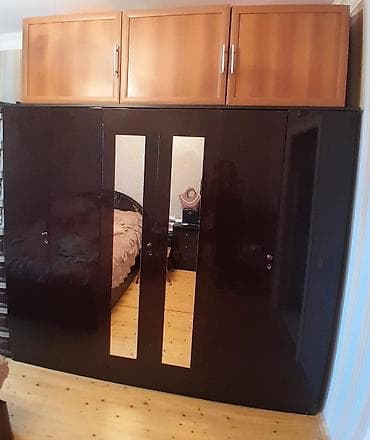 Dolab 2 si birlikde 60 azb.Dərinlik 60 sm Hündürlük 2 m En. 2.25 — 1