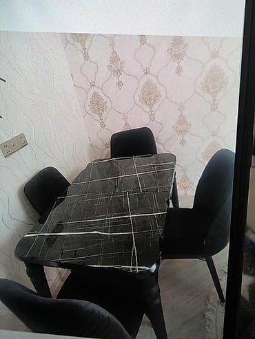 stolüstü dəst: Mətbəx üçün, İşlənmiş, Açılan, Dördbucaq masa, 4 stul — 1