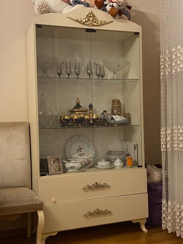 вешалка для верхней одежды: Б/у, Распашной — 1