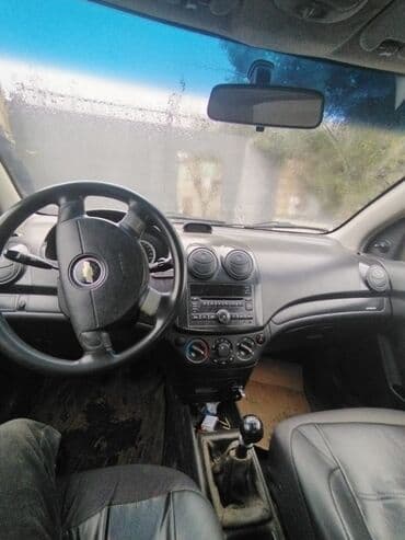 Daraq panellər: Chevrolet Aveo: 1.4 l | 2011 il 330000 km Sedan — 4