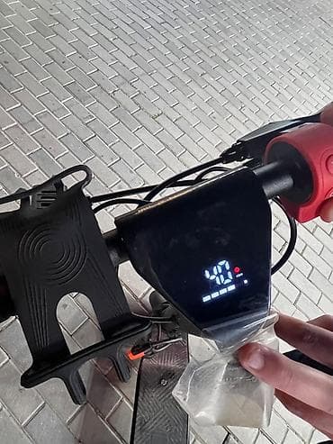 Elektrik samokat 10", 751 - 1000 Vt, 36 - 45 km/s, Ünvandan götürmə — 5