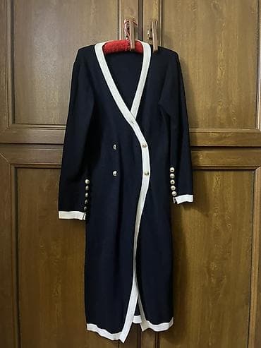 Qadınlar üçün uzun kardiqan/palto tipli trikotaj üst geyimi. - Rəng