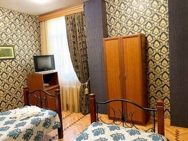 дом аренда: 750 м², 6 комнат, Комби, Газ, Электричество — 30