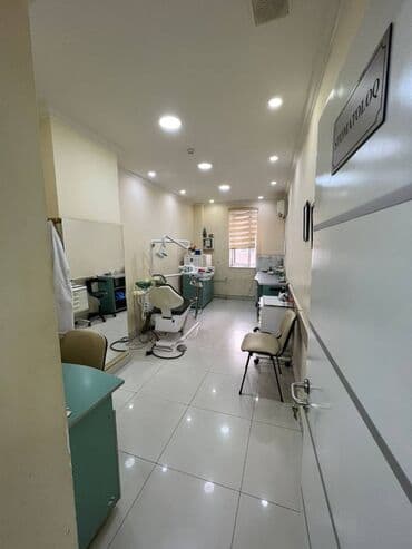 qobuda həyət evləri: Neftcilər metrosunun yaxınlığında 205 kv sahəsi olan hazir klinika — 24