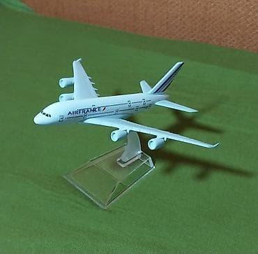 maket: Təyyarə France A380 model təyyarə maket. Metro stansiyalarının — 4