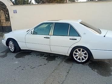 klass xl: Mercedes-Benz S-Sinif (W140) sedan, ağ rəng. - Geniş və rahat salon — 5