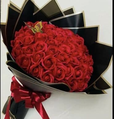 qadin xosbextlik gulu: Qırmızı gul buketi — 1