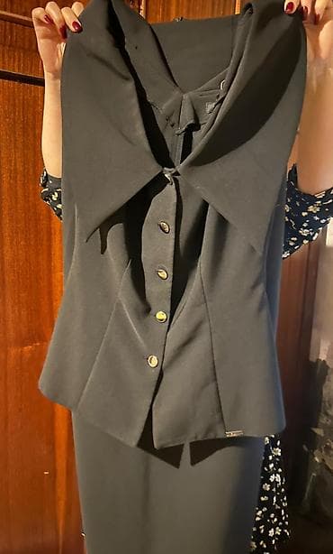 Qara qadın dəst – pencək üslublu bluz və ətək - Rəng: klassik qara -