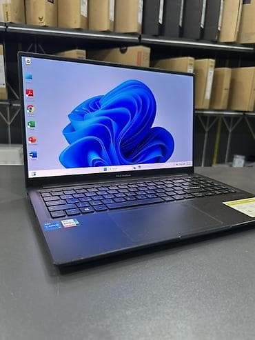 asus zenbook: Asus Vivibook x1505v Cpu: Intel core i5-13500H RAM: 16 GB ddr4 — 3