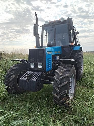 Belarus 1025.2 təkərli traktor - Model: Belarus 1025.2 (kuzovda
