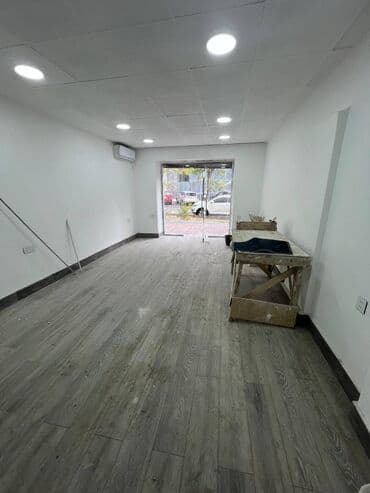 Рестораны, кафе: Təcili İcarə Obyekt. Obyekt şəhərin mərkəzində Gənclik ərazisində — 11