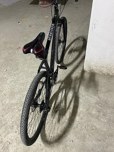 mini velosiped: - Çərçivə: yüngül alaşımlı, idman yönümlü geometriya - Təkərlər: 29" — 3