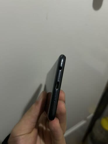 Suzuki: Samsung Galaxy A10, 32 GB, rəng - Qara, Face ID — 3