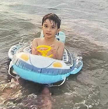 Oyuncaq nəqliyyat: Uşaq üçün şişmə üzmə qayığı – sükanlı model - Dizayn: Avtomobil — 2