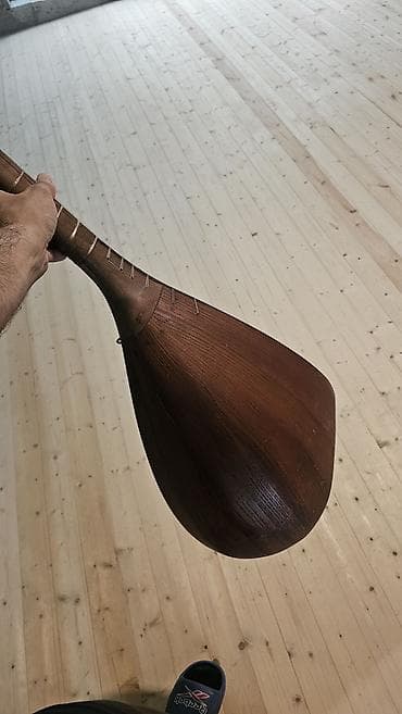 Saz: Saz (bağlama) – əl işidir, lazim olmadigi ucun satilir unvan Gence — 4