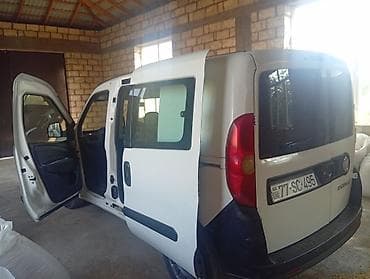 bmw e60 m: Fiat Doblo: 2 l | 2015 il 386685 km Sedan — 3