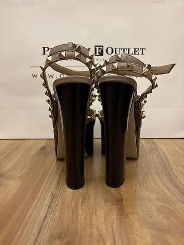 Женская обувь: Valentino Garavani “Rockstud” platform topuqlu ayaqqabılar - Model — 4