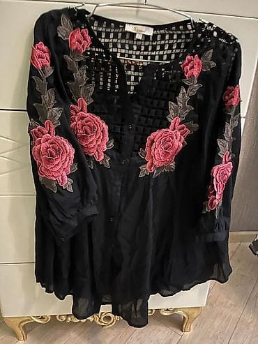 Qadın üst geyimi dəsti 1) Love Moschino t-shirt - Rəng: qara - Ön — 7