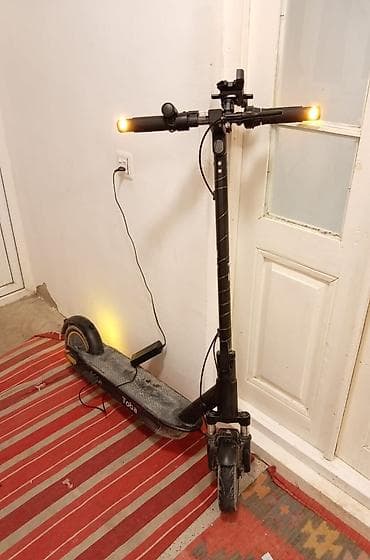 İşlənmiş Elektrik samokat 12", 751 - 1000 Vt, 36 - 45 km/s, Ünvandan götürmə