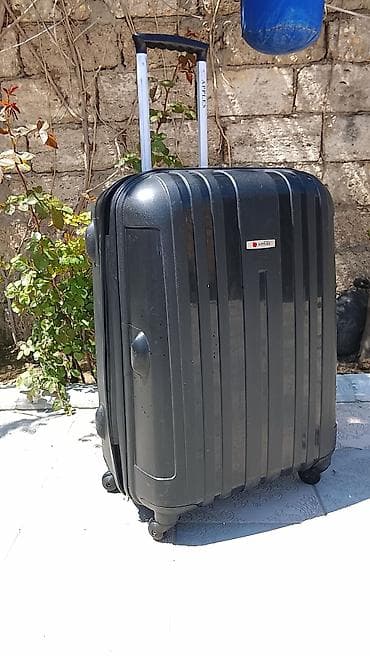 Çamadan satilir 20/25 kg ceki tutur prablemi yoxdur istəyən ünvandan — 4