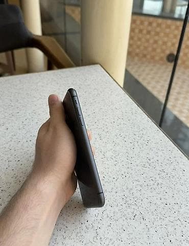 iphone dubai variant: IPhone 11, 64 GB, Qara, Face ID — 3