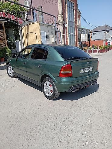 Opel Astra: 1.6 l | 1999 il 228965 km Sedan — 5