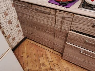 sade metbex mebelleri: Mətbəx mebeli dəsti - Üst modul: açıq krem rəngli, müasir düz xəttli — 4