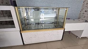 Moyka avadanlığı: Vitrin soyuducu. Az istifadə olunub əla vəziyyətdədir. Sifarişlə — 1