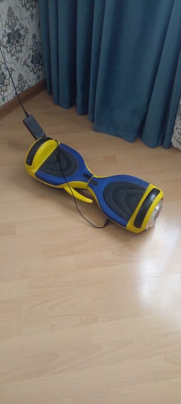 hover bohart: Rəngarəng self-balanslı hoverboard (sarı-mavi) Xüsusiyyətlər: - 2 — 2