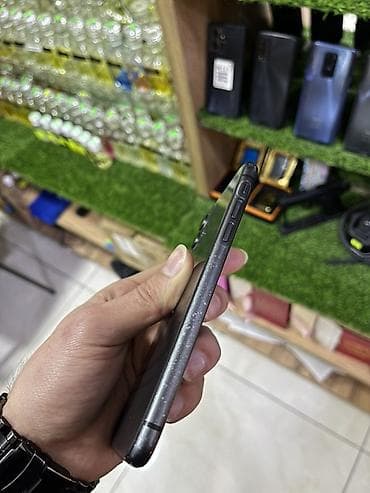 iphone 11 qutusu: IPhone 11, 128 GB, Qara, Face ID — 1