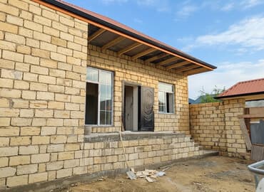 частные дома в локбатане: Satılır: həyət evinin tikintisi - Daş divarlı, möhkəm bünövrəli həyət — 1