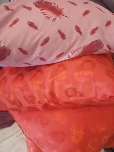 Dekorativ Sadə Yastıq