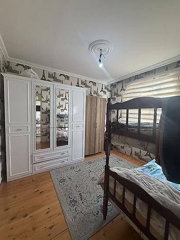 gencede ev: 3 otaqlı, 81 kv. m, Orta təmir — 8