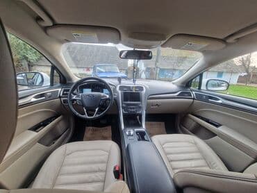 Boşqablar: Model: Ford Fusion (ağ rəng, sedan gövdə) Xarici: - Zərif, xrom ön — 4