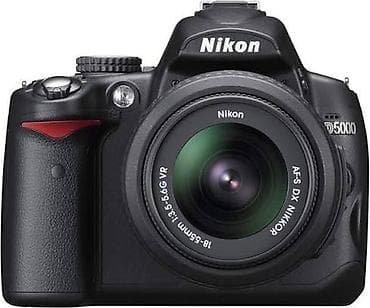 canon eos 650d: Nikon D5000 DSLR fotoaparat + AF-S DX NIKKOR 18-55mm f/3.5-5.6G VR — 1
