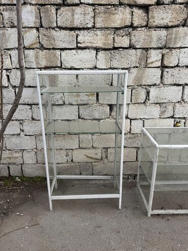 Metal axtaran aparatlar: Şüşə vitrinlər (2 ədəd) - Material: möhkəm şüşə panellər, metal (ağ — 2