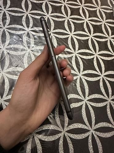 iphone 8 ekranı: IPhone 8 Plus, 64 GB, Jet Black, Barmaq izi — 6